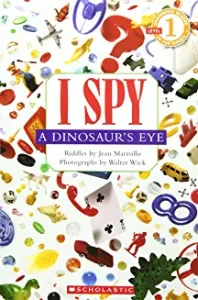 「I SPY A DINOSAUR'S EYE」の表紙